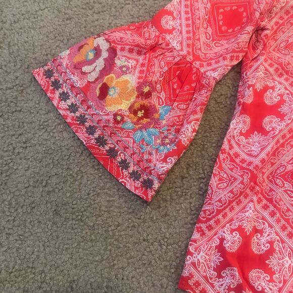 SAVANNA JANE BOHO EMBROIDERED TOP BELL SLEEVES RAYON V NECK SMALL ALL SEASONS - Picture 2 of 14